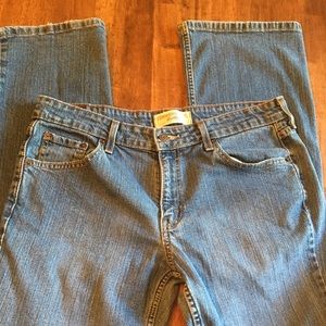 1️⃣2️⃣ Levi Strauss Jeans